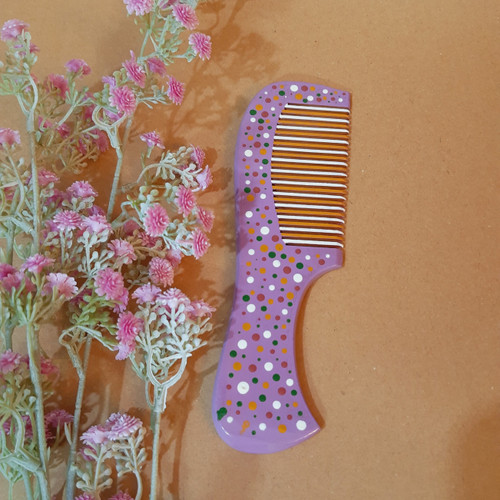 شانه دستی چوبی یاسی کار شده با نقوش ماندالا و دات ماندالا توسط سهیلا میرزایی