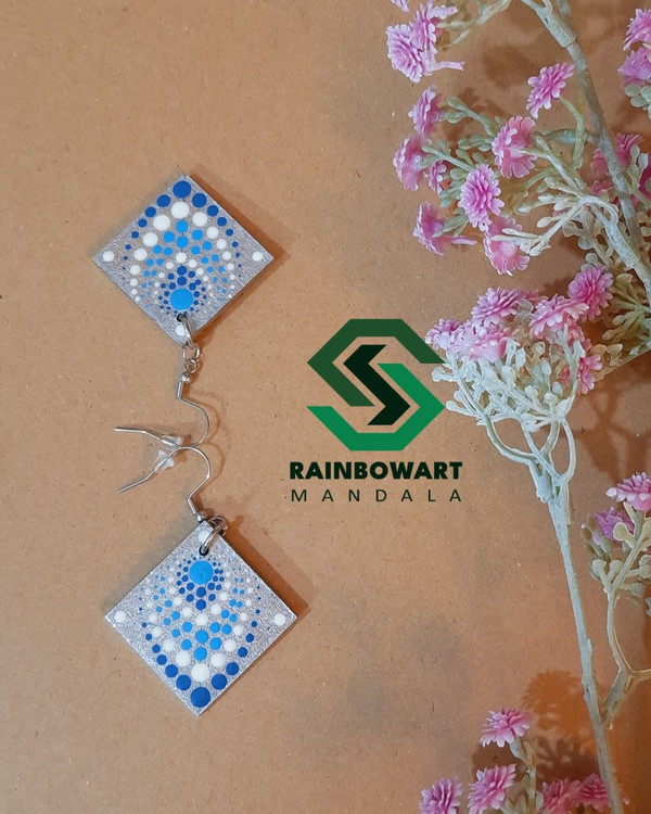 جفت گوشواره مربعی نقره ای | نقوش ماندالا و دات ماندالا | ساخته شده توسط سهیلا میرزایی | خرید از فروشگاه رینبوآرت | ارسال رایگان در رشت