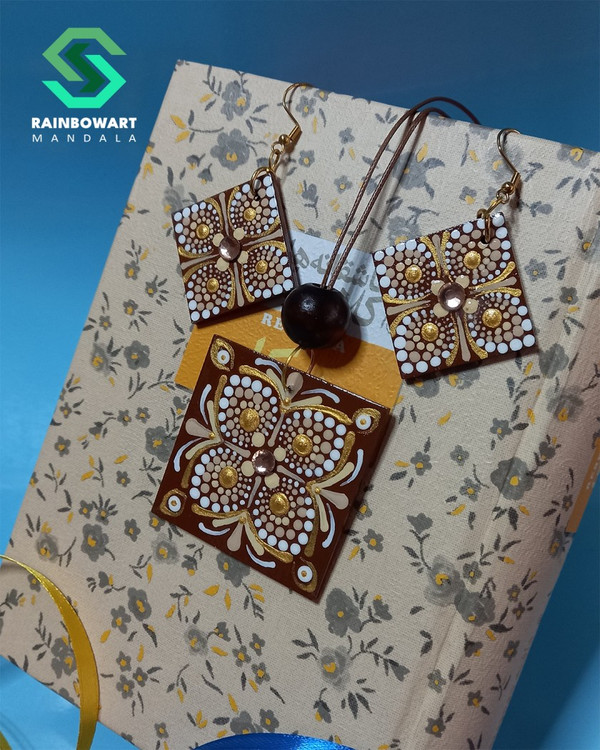 خرید گردنبند قهوه ای طرح ماندالا و دات ماندالا با ارسال رایگان در رشت