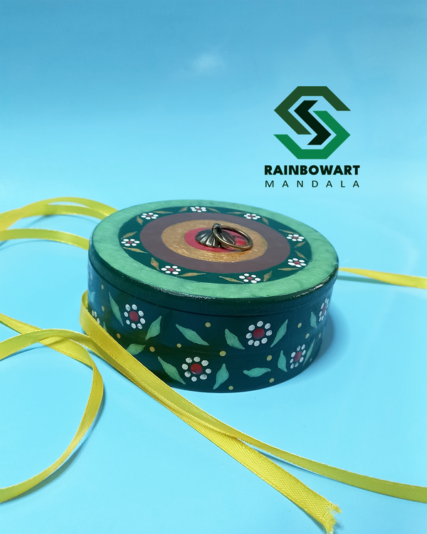 قندان چوبی سبز | نقوش ماندالا و دات ماندالا کار شده توسط سهیلا میرزایی | سفارش از فروشگاه رینبوآرت | ارسال رایگان در رشت