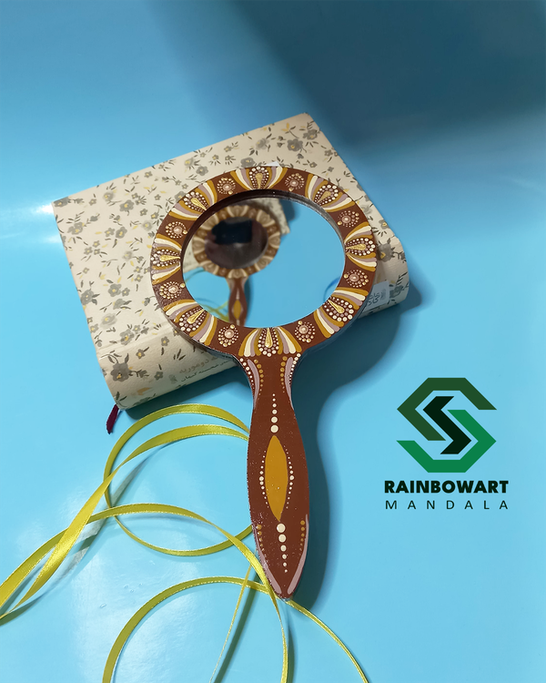 آینه دستی چوبی قهوه ای | نقوش ماندالا و دات ماندالا | کار شده توسط سهیلا میرزایی | خرید از فروشگاه رینبوآرت | ارسال رایگان در رشت