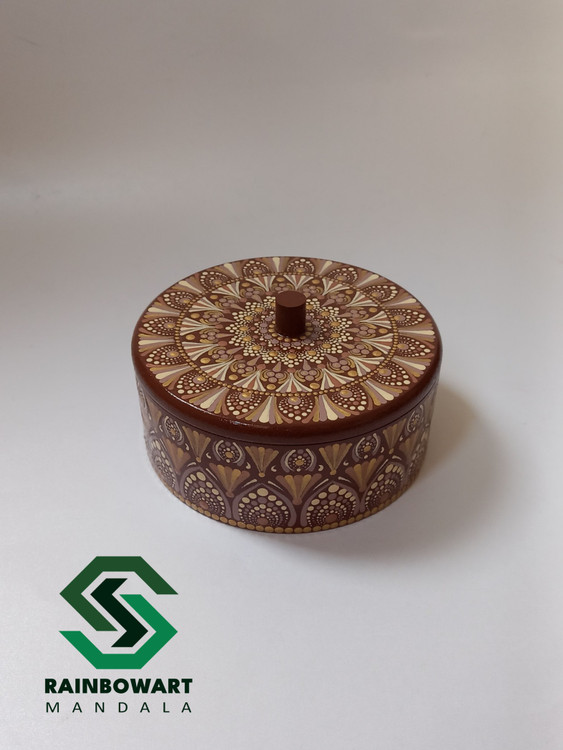 خرید شکلات خوری قهوه ای با نقوش ماندالا و دات ماندالا از فروشگاه رینبوآرت