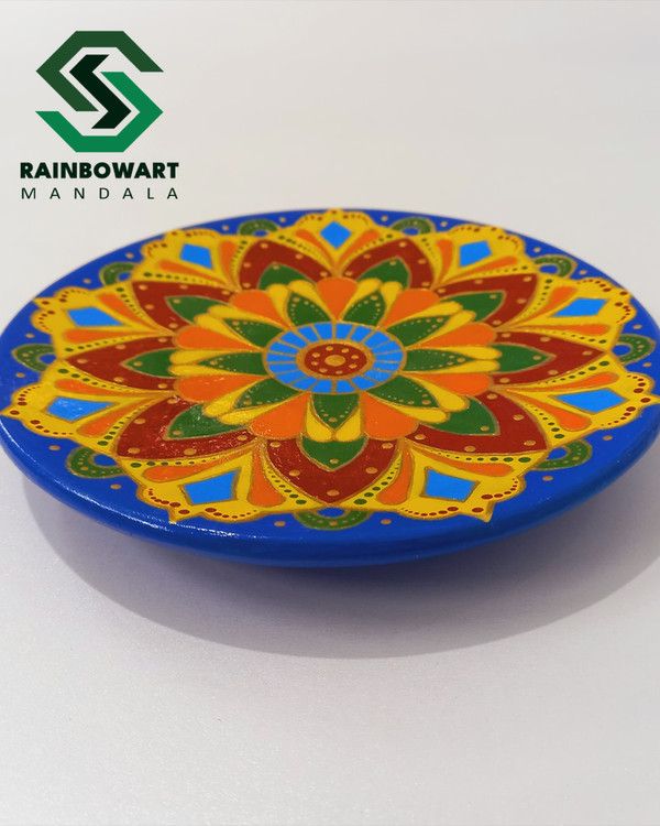 دیوارکوب سفالی قاب شده | نقوش ماندالا و دات ماندالا کار شده توسط سهیلا میرزایی | سفارش از فروشگاه رینبوآرت | ارسال رایگان در رشت