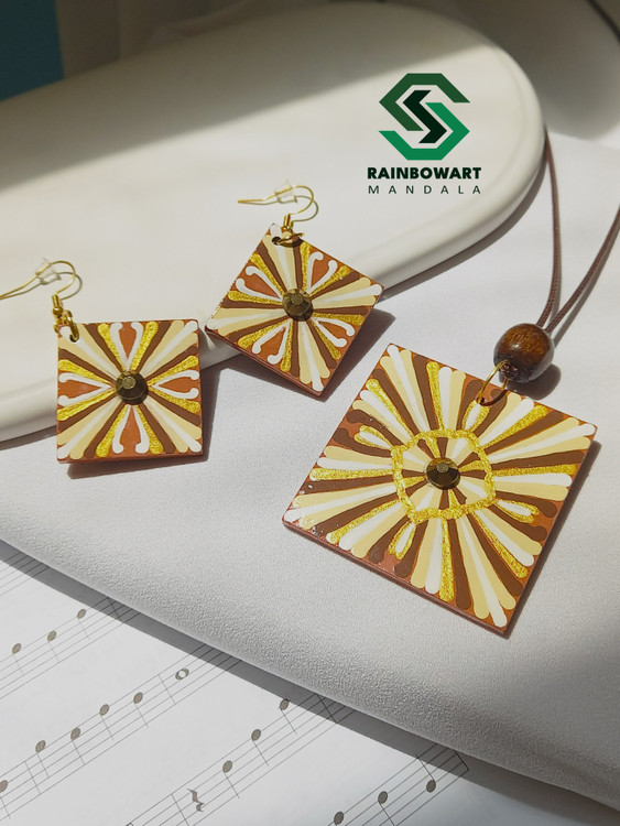 ست گردنبند و گوشواره قهوه ای با نگین قهوه ای اثر دست سهیلا میرزایی