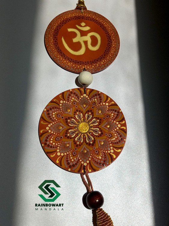 آویزدیواری دوتکه قهوه ای با نقوش ماندالا و دات ماندالا