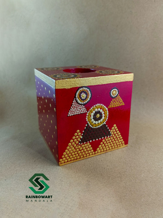 خرید جاشمعی بزرگ مکعبی قرمز چوبی با نقوش ماندالا و دات ماندالای ساده از فروشگاه رینبوآرت