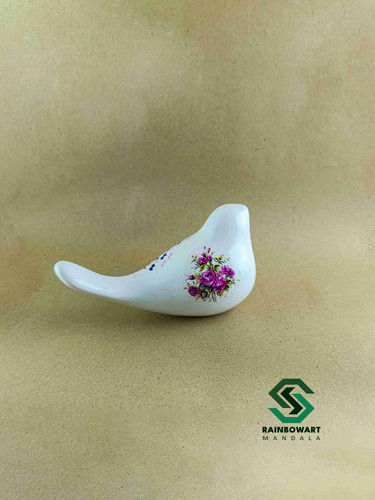 مجسمه سفالی پرنده کار شده با نقوش ماندالا و دات ماندالا توسط سهیلا میرزایی