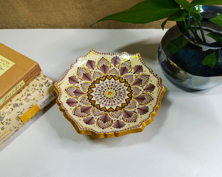 شیرینی خوری پایه دار کرمی | نقوش ماندالا و دات ماندالا | ارسال رایگان در رشت | خرید از فروشگاه رینبوآرت | سهیلا میرزایی | گارانتی یکساله