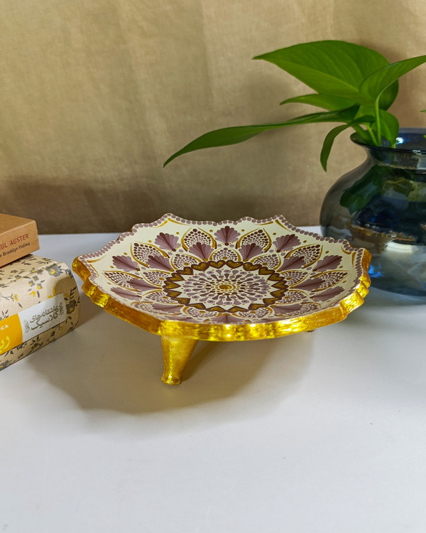 سفارش شیرینی خوری پایه دار با رنگ و طرح دلخواه از فروشگاه رینبوآرت به هنر دست سهیلا میرزایی