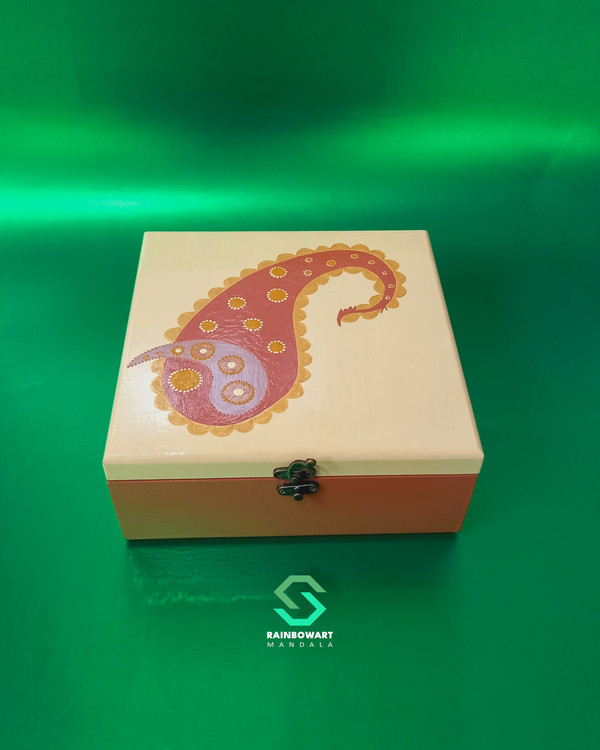 خرید جعبه تی بگ با نقوش بته جقه و دات ماندالا از فروشگاه رینبوآرت | ارسال رایگان در رشت