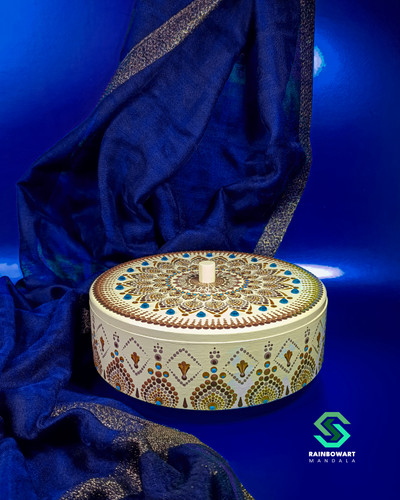 خرید آجیل خوری کرمی چوبی با نقوش ماندالا و دات ماندالا از فروشگاه رینبوآرت | خربد هدیه کمتر از یک میلیون تومان از فروشگاه رینبوآرت